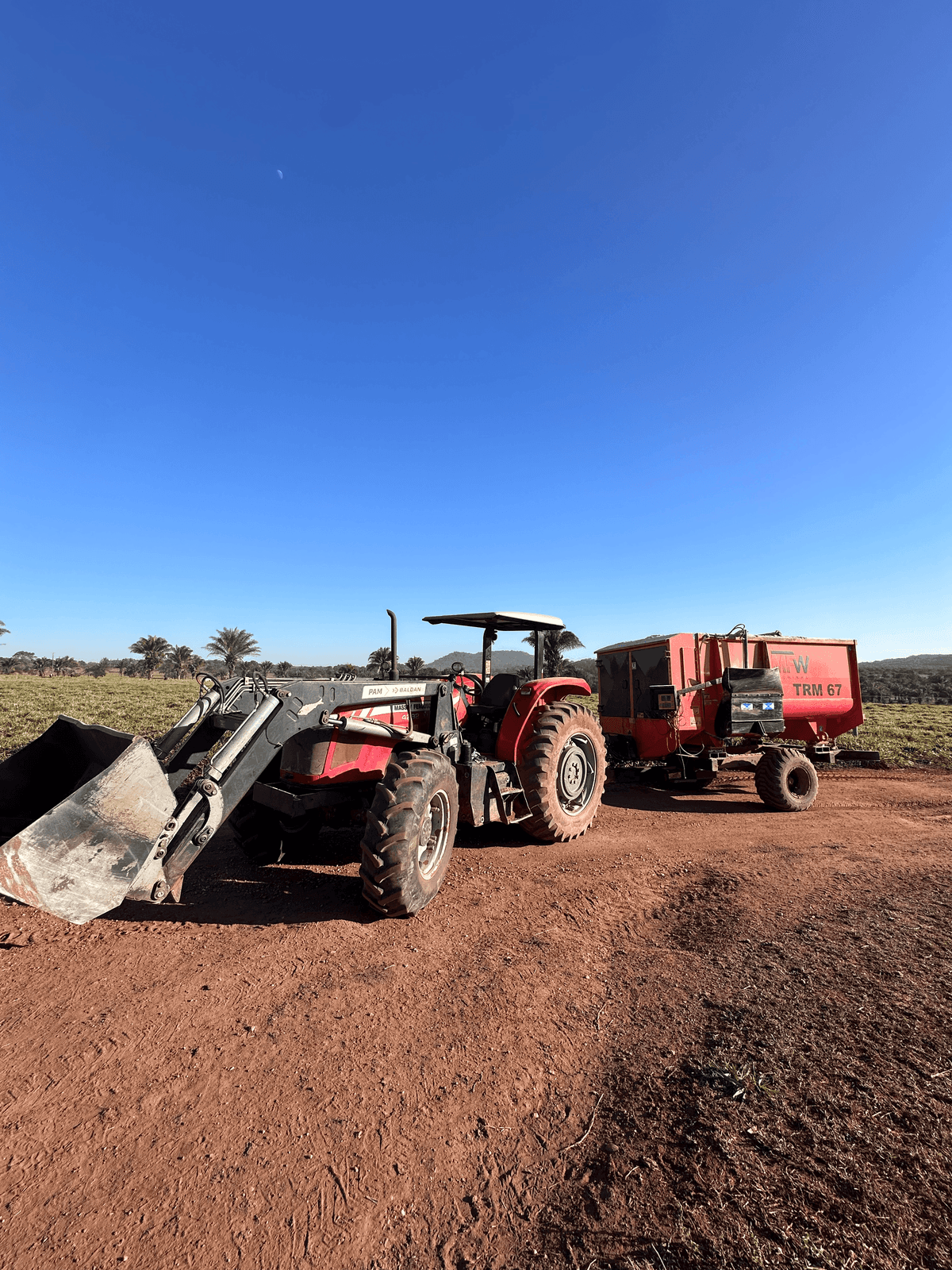 Trator agrícola com implementos lamina concha website